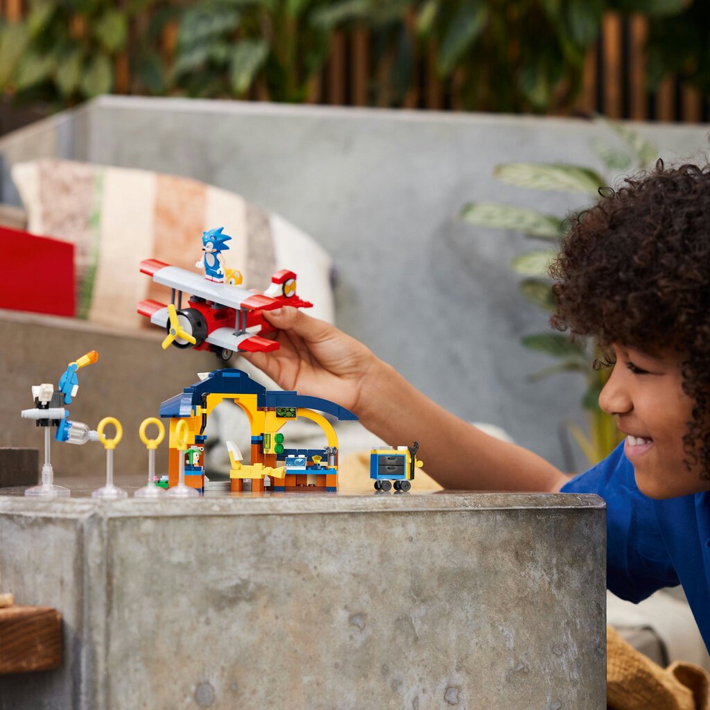 76991 LEGO® Sonic the Hedgehog™ Tails’ Workshop and Tornado Plane lennukikomplekt цена и информация | Klotsid ja konstruktorid | kaup24.ee