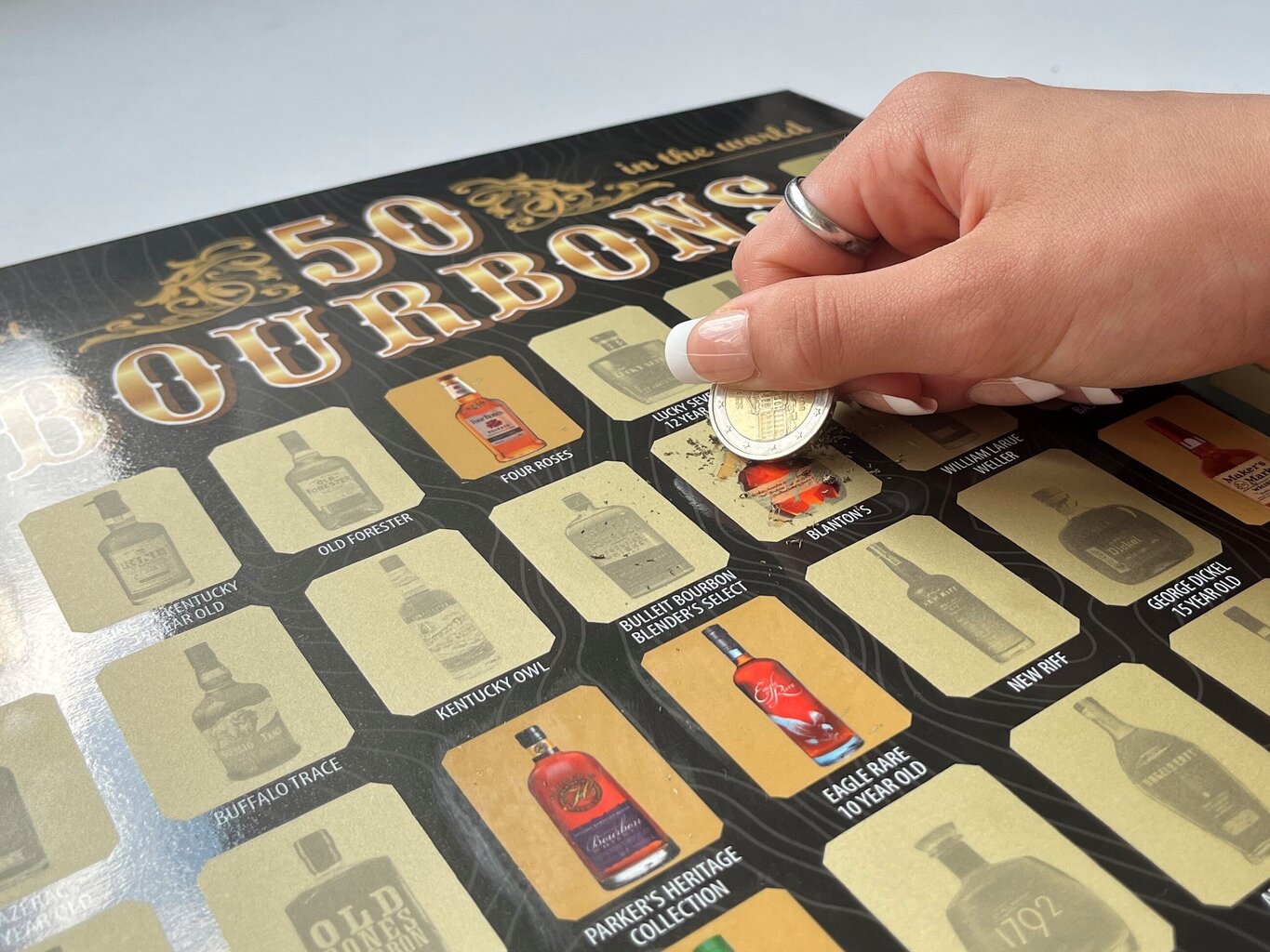 Kraabitav plakat "50 Best Bourbons in the World" A2 42x30cm цена и информация | Muud kingitused | kaup24.ee