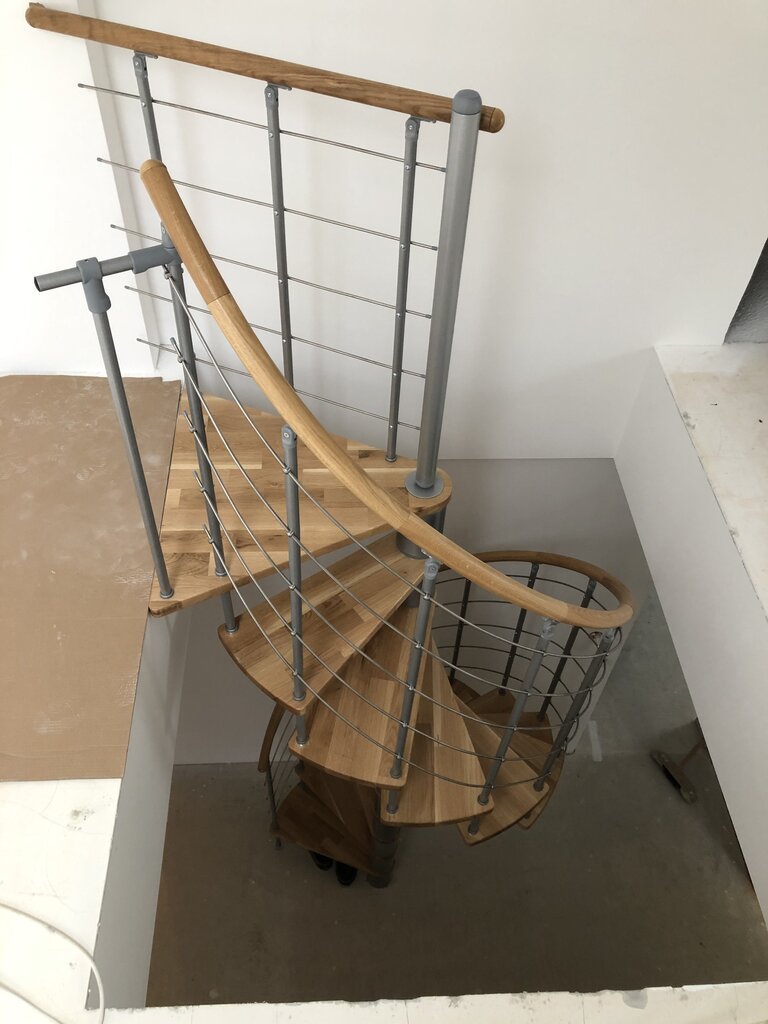 Keerdtrepp Minka Venezia, Ø120 cm, komplekti kõrgus: 309 cm, hõbe hind ja info | Trepid | kaup24.ee