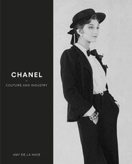 Chanel: Couture and Industry, Revised edition hind ja info | Kunstiraamatud | kaup24.ee