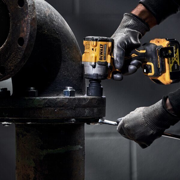 DeWalt DCF922NT-XJ mutrivõti 1/2&quot; 2500 RPM 406 N⋅m Must, kollane 415 W 18 V цена и информация | Akutrellid, kruvikeerajad | kaup24.ee