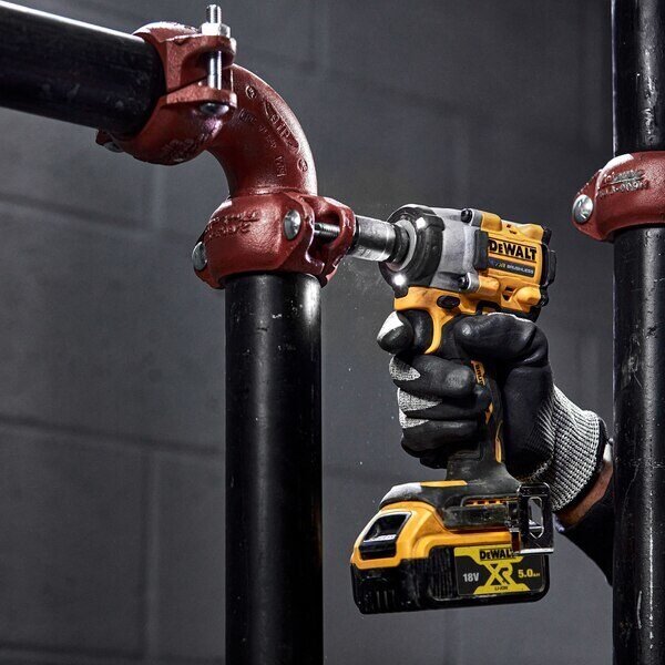 DeWalt DCF922NT-XJ mutrivõti 1/2&quot; 2500 RPM 406 N⋅m Must, kollane 415 W 18 V цена и информация | Akutrellid, kruvikeerajad | kaup24.ee