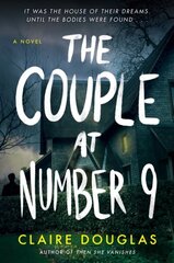 Couple at Number 9 цена и информация | Фантастика, фэнтези | kaup24.ee