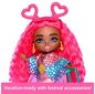 Kirjeldus Barbie Extra Fly nukud reisida stiilis, Kiik julge moe erinevate reisisihtkohtadesse! Iga posable 5,5-tolline Barbie Extra Minis nukk on oma unikaalne välimus koos komplekt ideaalne lumi, kõrb, safari või rannas põgenemine. Sihtkoha-teemaline ta hind ja info | Tüdrukute mänguasjad | kaup24.ee