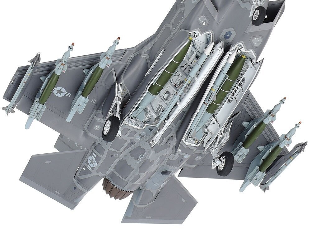 Tamiya - Lockheed Martin F-35A Lightning II, 1/48, 61124 цена и информация | Klotsid ja konstruktorid | kaup24.ee