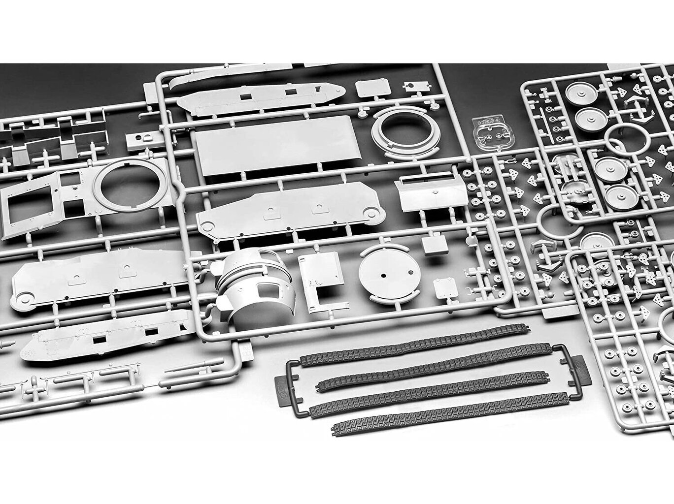 Revell - Leichttraktor Rheinmetall 1930 "World of Tanks", 1/35, 03506 hind ja info | Klotsid ja konstruktorid | kaup24.ee