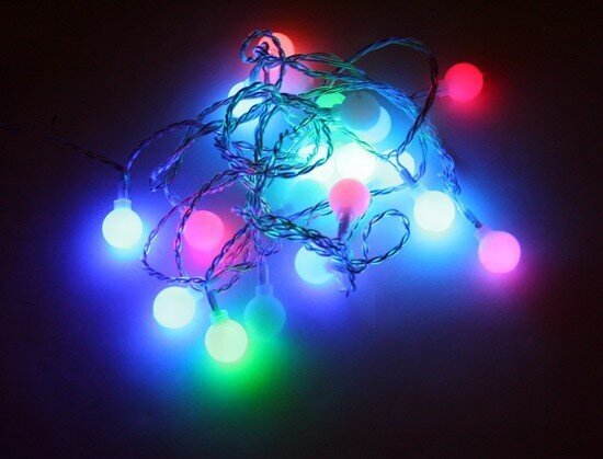 20 LED tulega valguspallid (d. 2 cm), isemuutuv värv, pallide vahe 15 cm hind ja info | Jõulutuled | kaup24.ee