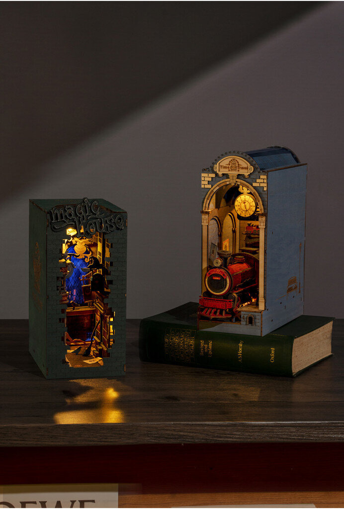 Puidust kokkupandav miniatuur - Time Travel Book nook kit RDS006e цена и информация | Klotsid ja konstruktorid | kaup24.ee