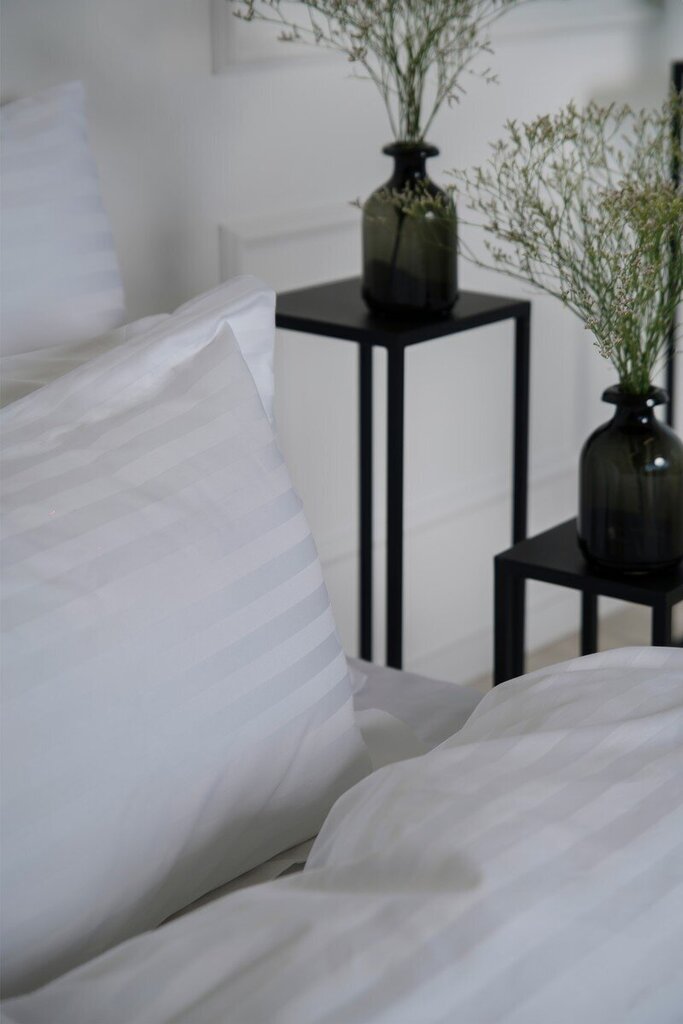 Satiinist voodipesukomplekt White Stripe, 150x220, 5-osaline hind ja info | Voodipesukomplektid | kaup24.ee