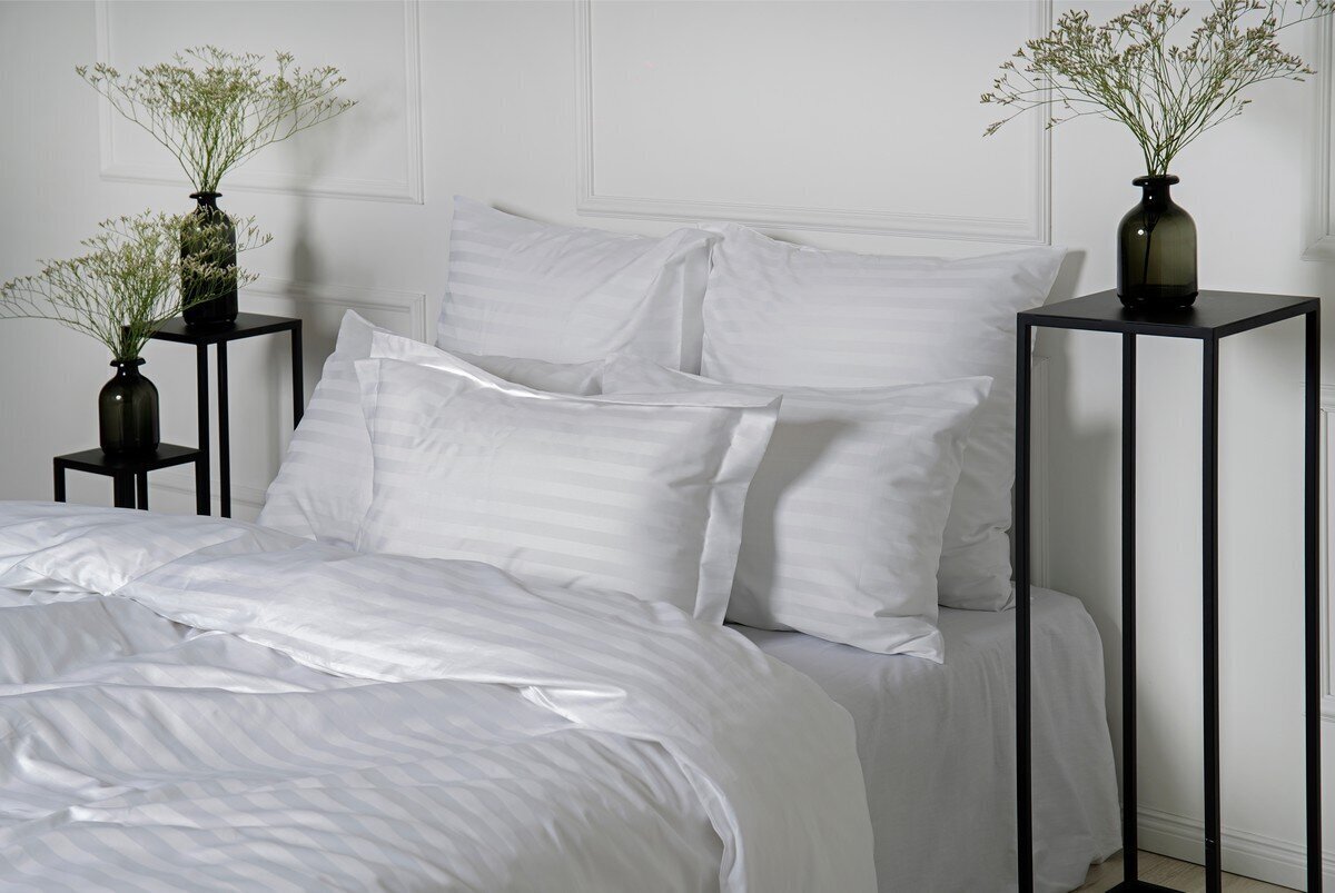 Satiinist voodipesukomplekt White Stripe, 180x200, 5-osaline hind ja info | Voodipesukomplektid | kaup24.ee