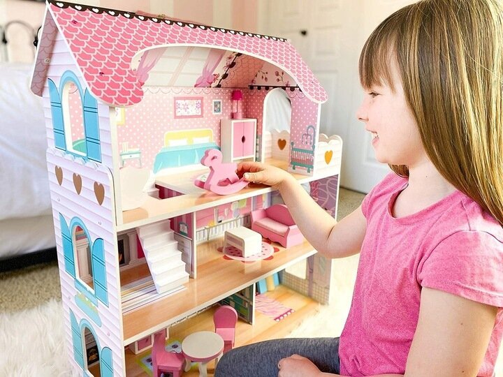 Puidust kolmekorruseline mööbli ja terrassiga nukumaja hind ja info | Tüdrukute mänguasjad | kaup24.ee
