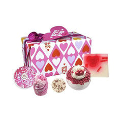 Набор подарков Bomb Cosmetics Love You: шарики для ванны, 2 штуки + шарик масла + глицериновое мыло + масляная палочка цена и информация | Масла, гели для душа | kaup24.ee
