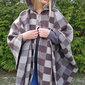 Unisex villane sall - poncho Checks, pruun hind ja info | Naiste kampsunid | kaup24.ee