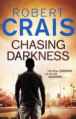 Chasing Darkness цена и информация | Фантастика, фэнтези | kaup24.ee