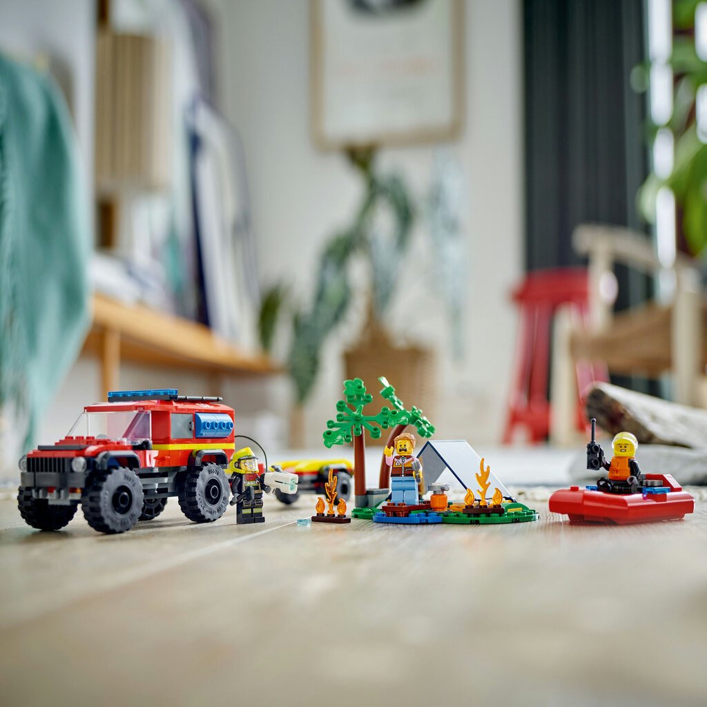 60412 Lego® City 4x4 tuletõrjeauto koos päästepaadiga цена и информация | Klotsid ja konstruktorid | kaup24.ee