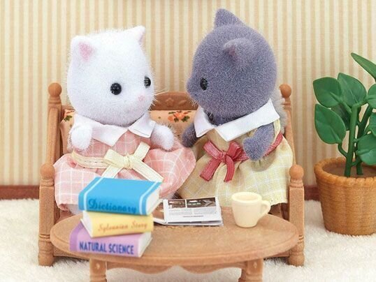 Figuurikomplekt Sylvanian Families Pärsia kasside perekond hind ja info | Tüdrukute mänguasjad | kaup24.ee