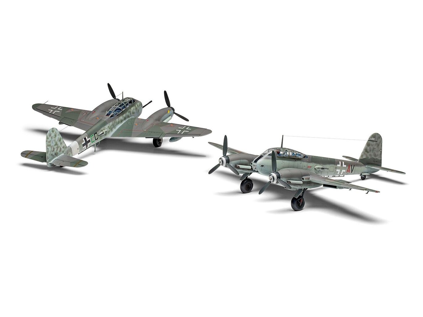 Mudelkomplekt Airfix - Messerschmitt Me410A-1/U2 & U4, 1/72, A04066 цена и информация | Klotsid ja konstruktorid | kaup24.ee