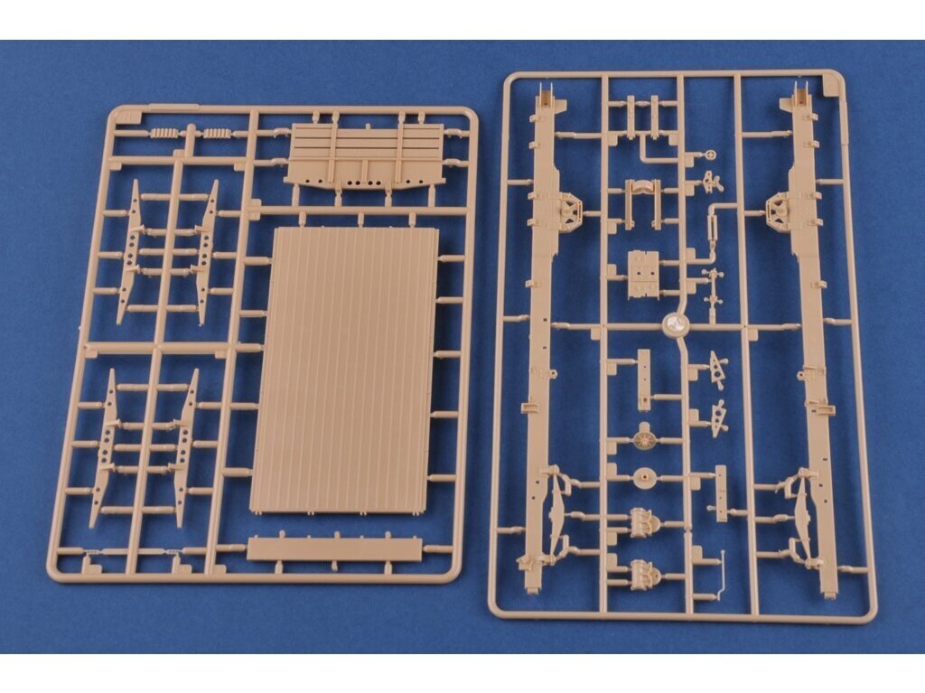 Konstruktor Hobbyboss - Russian KrAZ-260 Cargo Truck, 1/35, 85510 hind ja info | Klotsid ja konstruktorid | kaup24.ee