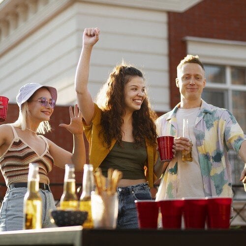 Beer Pong mäng, 50 topsi + 3 palli hind ja info | Originaalsed seltskonnamängud | kaup24.ee