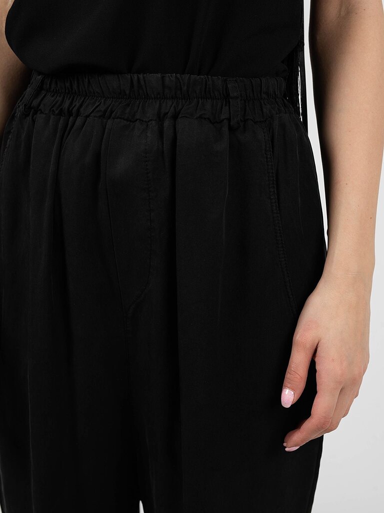 Lühikesed püksid naistele La Haine Inside Us P2332 4V, must hind ja info | Naiste lühikesed püksid | kaup24.ee