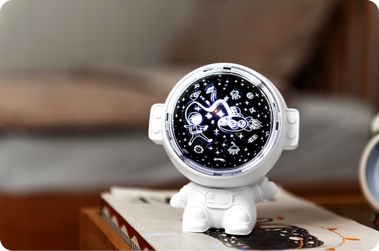 Öölamp Perfect Gifts Astronaut цена и информация | Peokaunistused | kaup24.ee