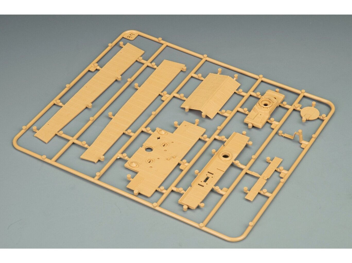 Rye Field Model - Sd.Kfz.181 Pz.Kpfw.VI Ausf.E Tiger I Late Production (full interior), 1/35, RFM-5080 hind ja info | Klotsid ja konstruktorid | kaup24.ee