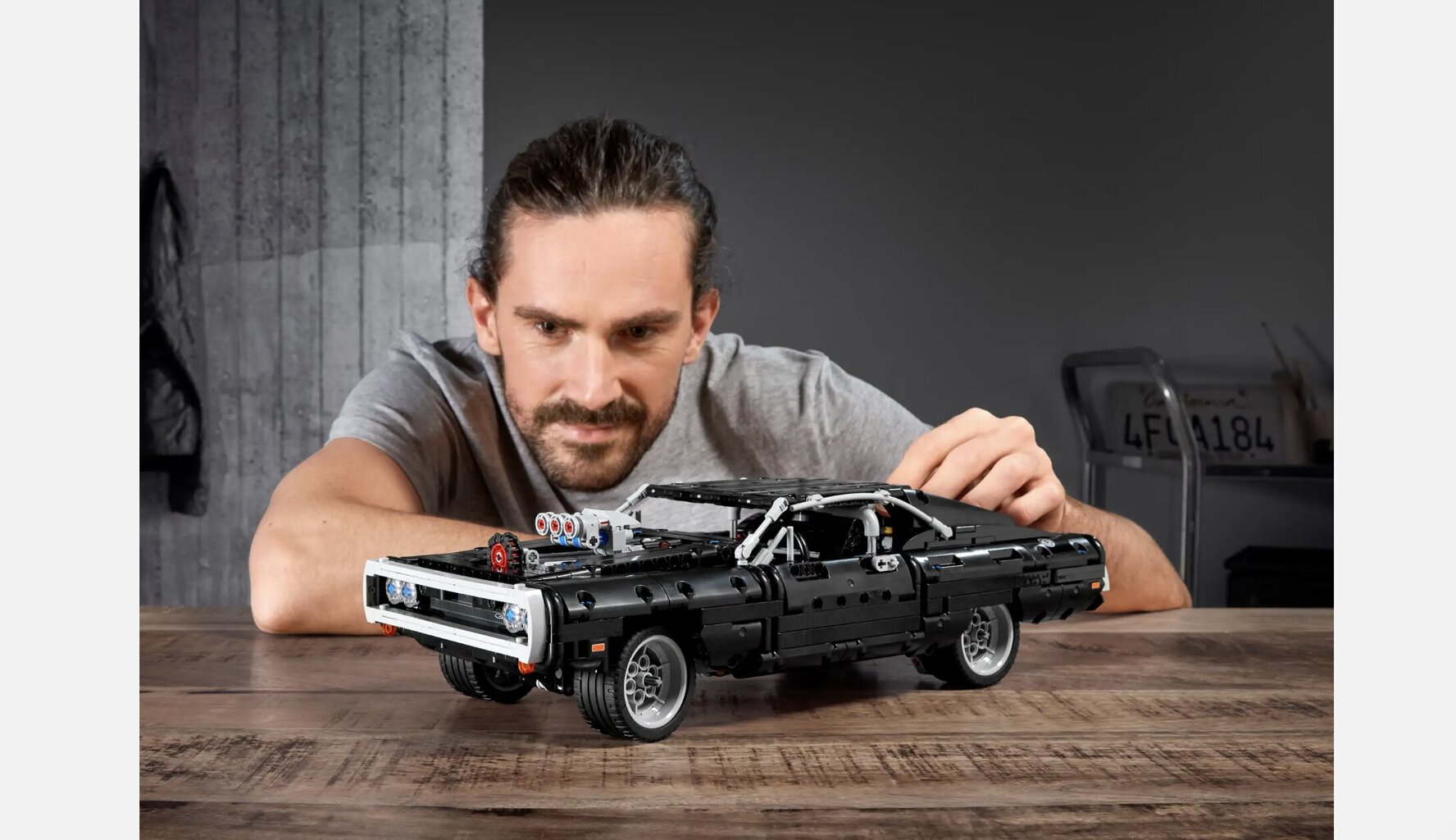 42111 LEGO® Technic Dom's Dodge Charger hind ja info | Klotsid ja konstruktorid | kaup24.ee