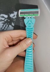 6-слойная ручная бритва для волос на теле, синяя цена и информация | Косметика и средства для бритья | kaup24.ee