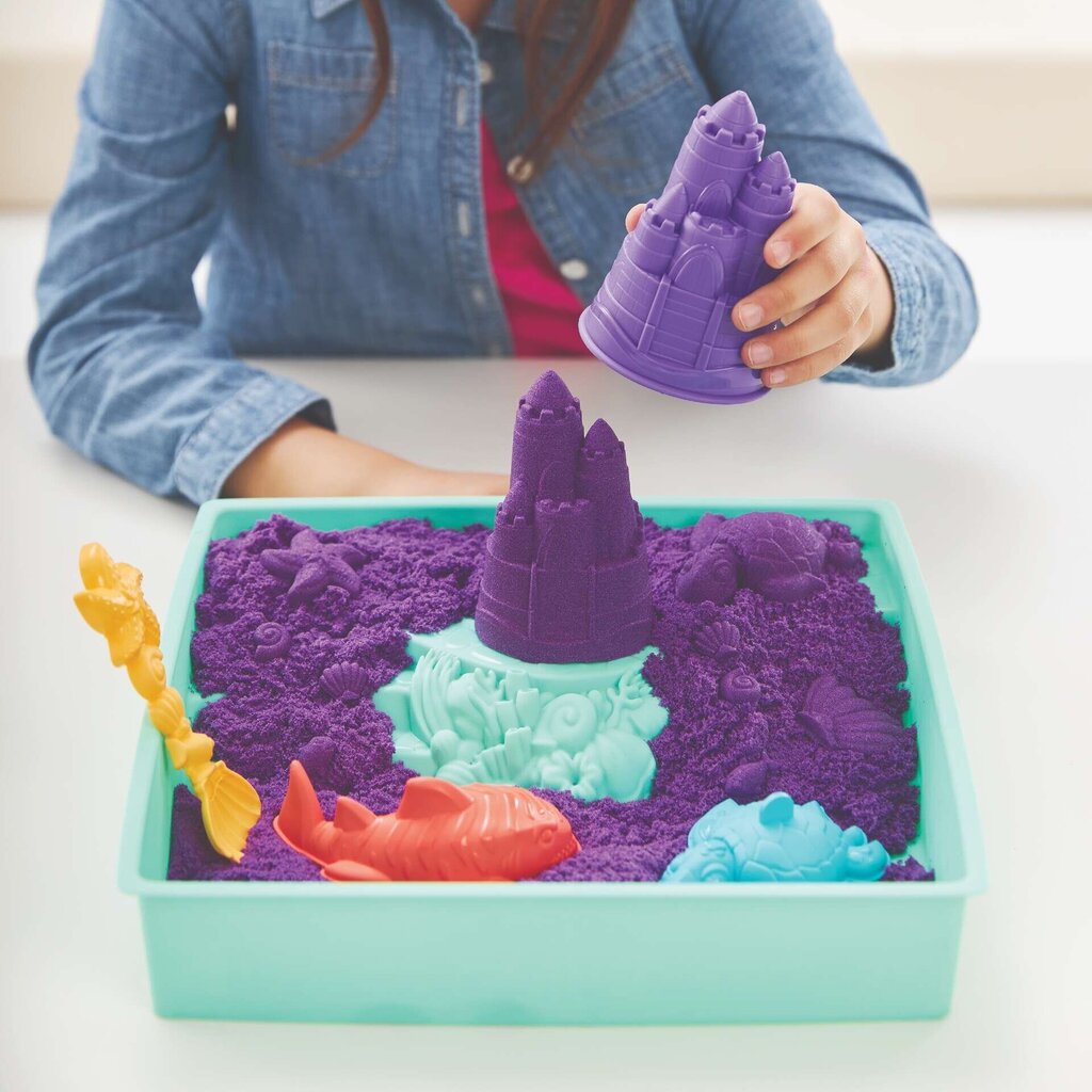 Kinetic Sand plastikust kineetiline liivalinnak lilla liivaga, vormid, ümbris ja tarvikud цена и информация | Kunstitarbed, voolimise tarvikud | kaup24.ee