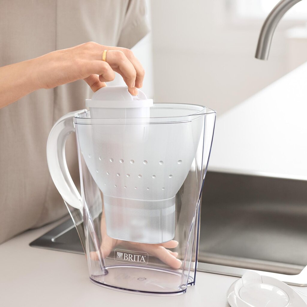 Veefilter - kann Brita Marella Pro, 2,4 l + 1 filtrikassett цена и информация | Filterkannud ja filtrid | kaup24.ee