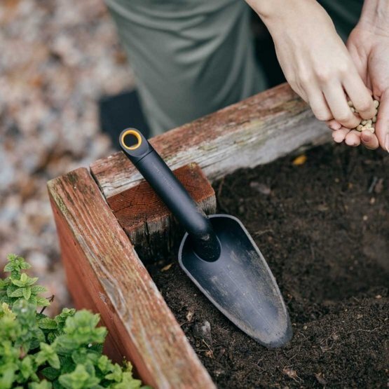 Aiakühvel Fiskars hind ja info | Aiatööriistad | kaup24.ee