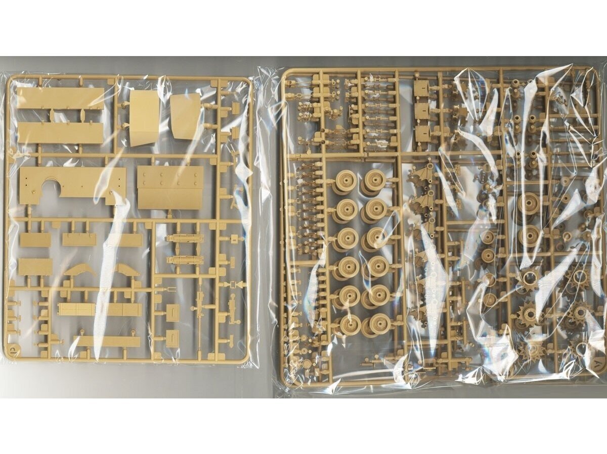 Rye Field Model - ShermanM4A3 76W HVSS Early Type "Thunderbolt VII", 1/35, RFM-5092 цена и информация | Liimitavad mudelid | kaup24.ee