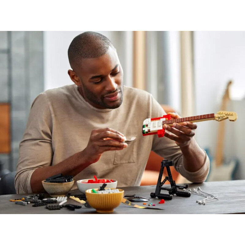 Fender Stratocaster Guitar Puzzle 3D цена и информация | Klotsid ja konstruktorid | kaup24.ee