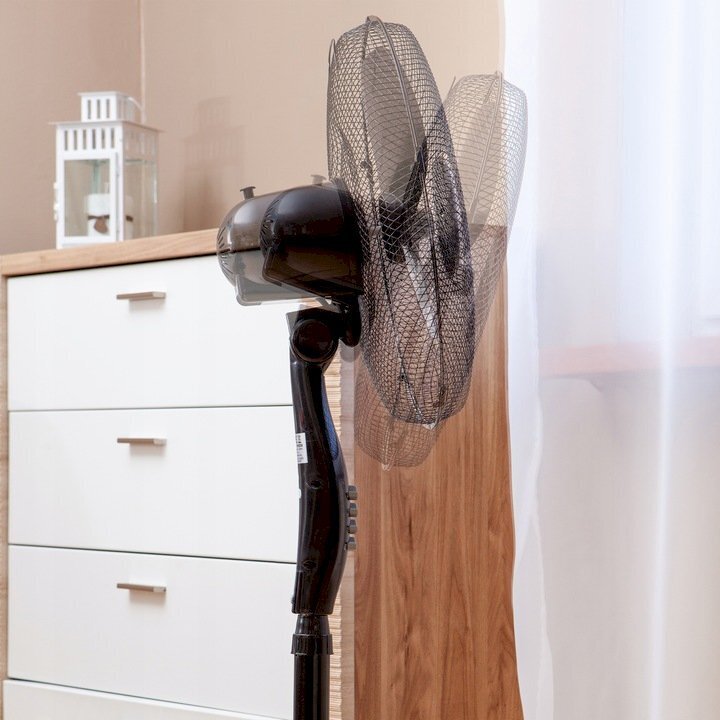 Ventilaator koos alusega 45 W must hind ja info | Ventilaatorid | kaup24.ee