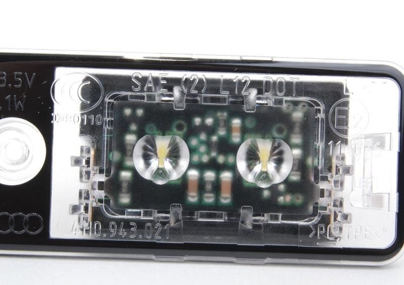 Audi A4 8E B6 B7 / A6 4F LED numbrimärgituli vasakule 4H0943021 цена и информация | Lisaseadmed | kaup24.ee