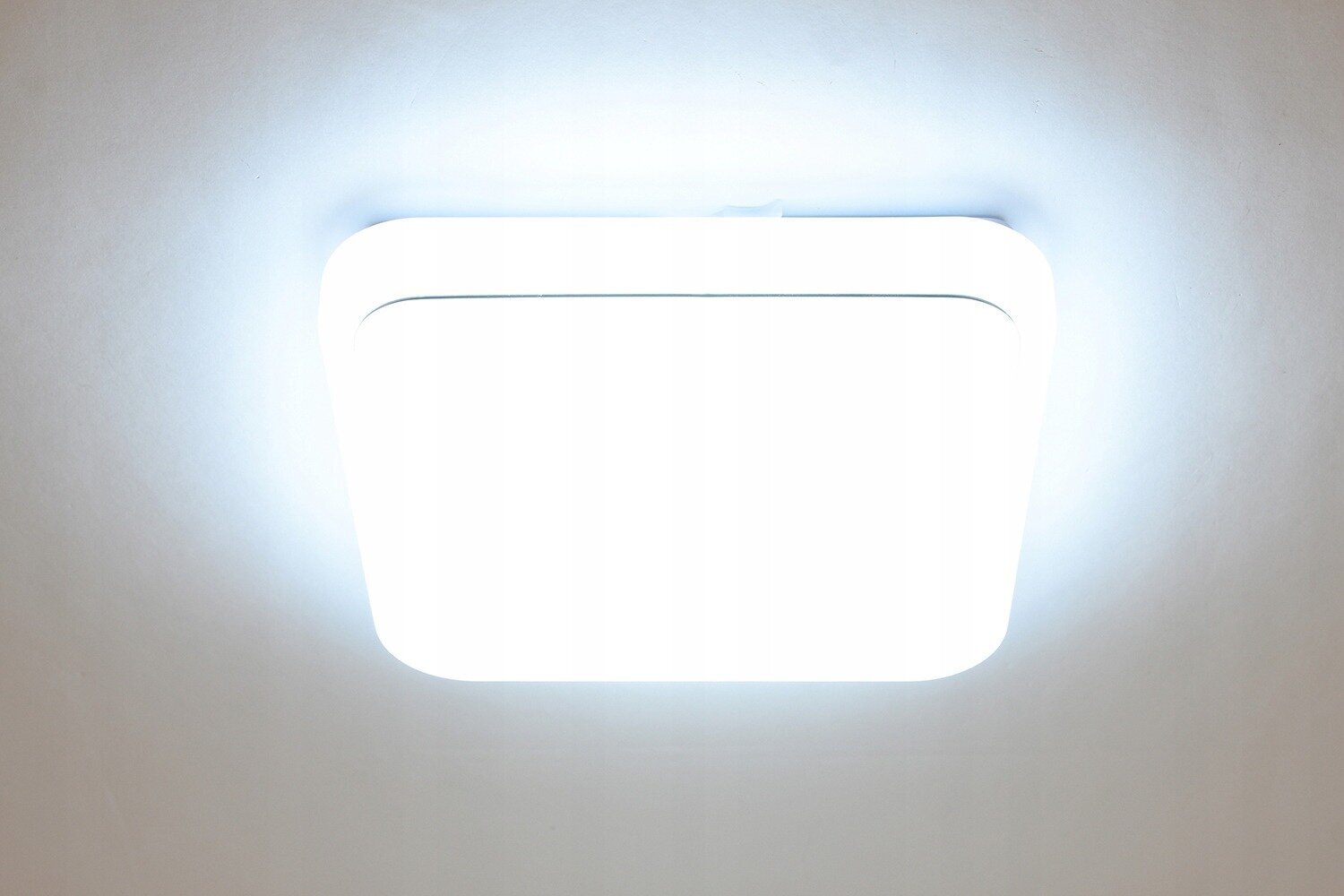 LED laevalgusti, 33x33cm, puldiga, valge hind ja info | Laelambid | kaup24.ee