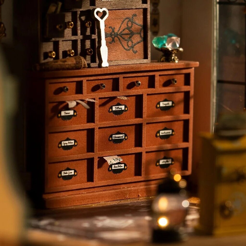 Kiki's Magic Shop – DIY miniatuurne majakomplekt hind ja info | Klotsid ja konstruktorid | kaup24.ee