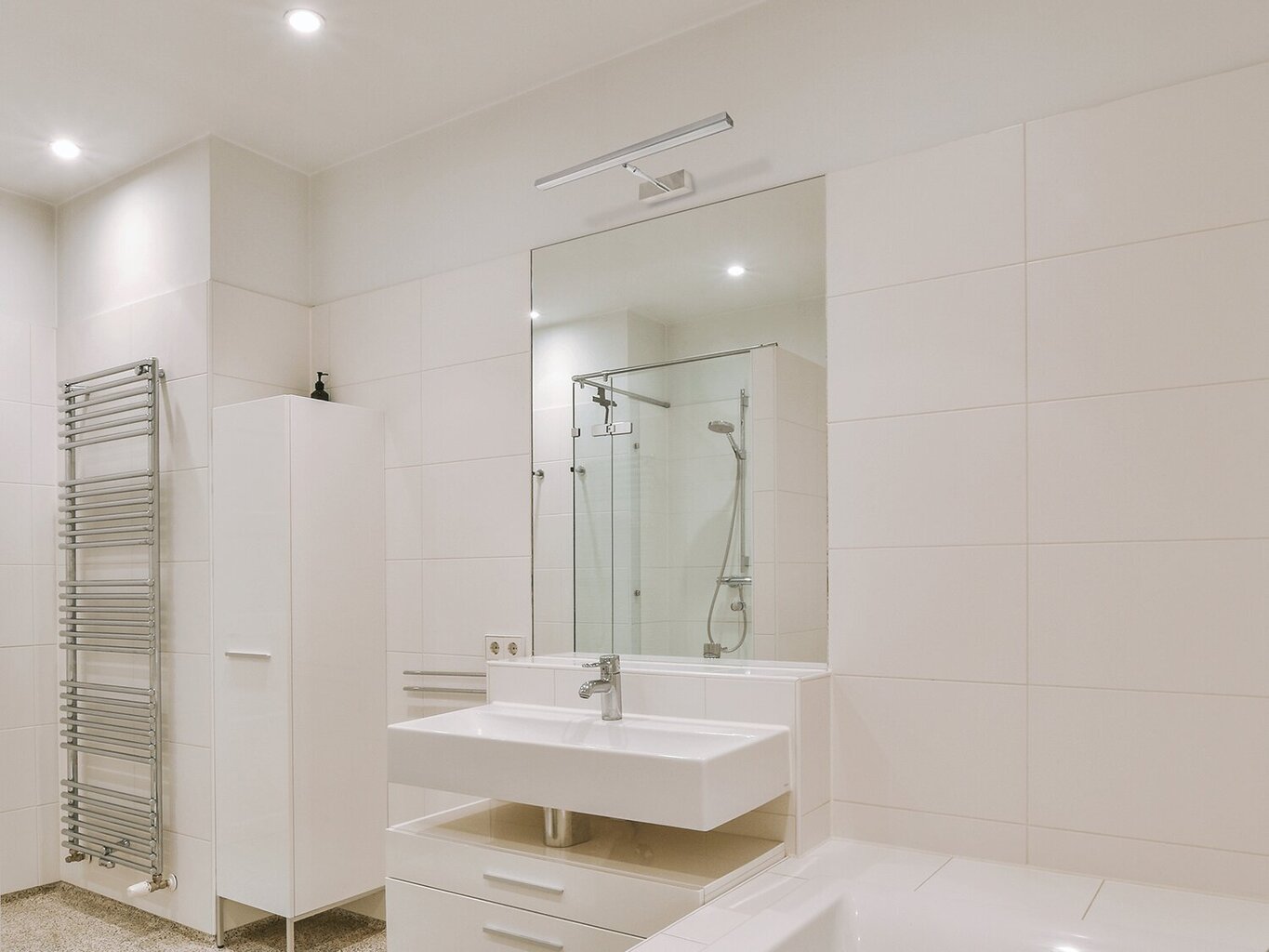 Koloreno vannitoa LED seinavalgusti Gerda hind ja info | Seinavalgustid | kaup24.ee