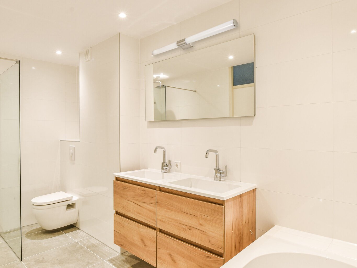 Brolux vannitoa LED seinavalgusti Zora цена и информация | Seinavalgustid | kaup24.ee