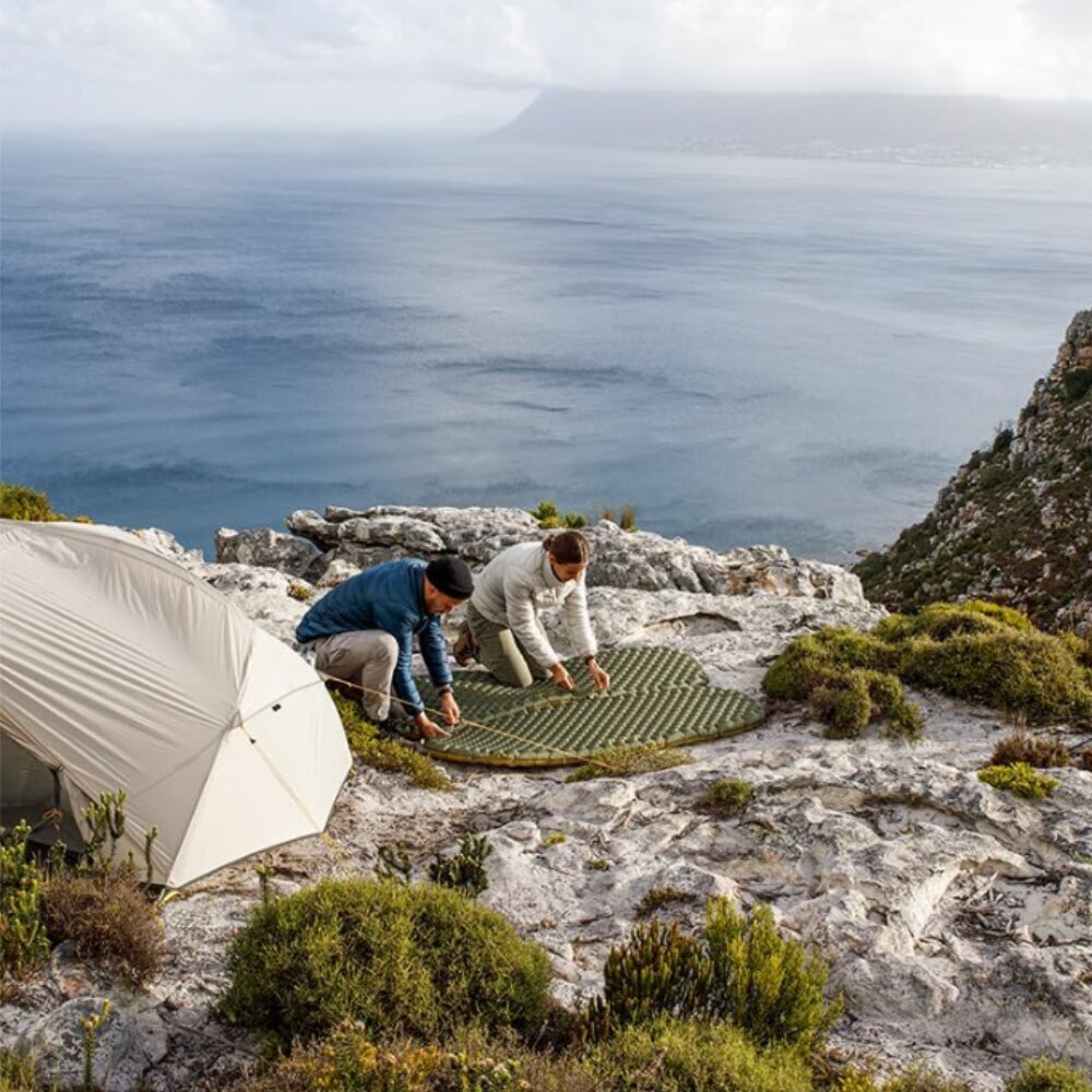 Naturehike ülikerge täispuhutav magamisalus R väärtus 3.5 цена и информация | Täispuhutavad madratsid ja mööbel | kaup24.ee