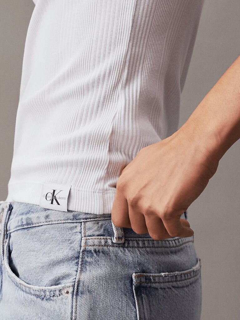 T-särk naistele Calvin Klein Jeans, valge цена и информация | Naiste T-särgid, topid | kaup24.ee