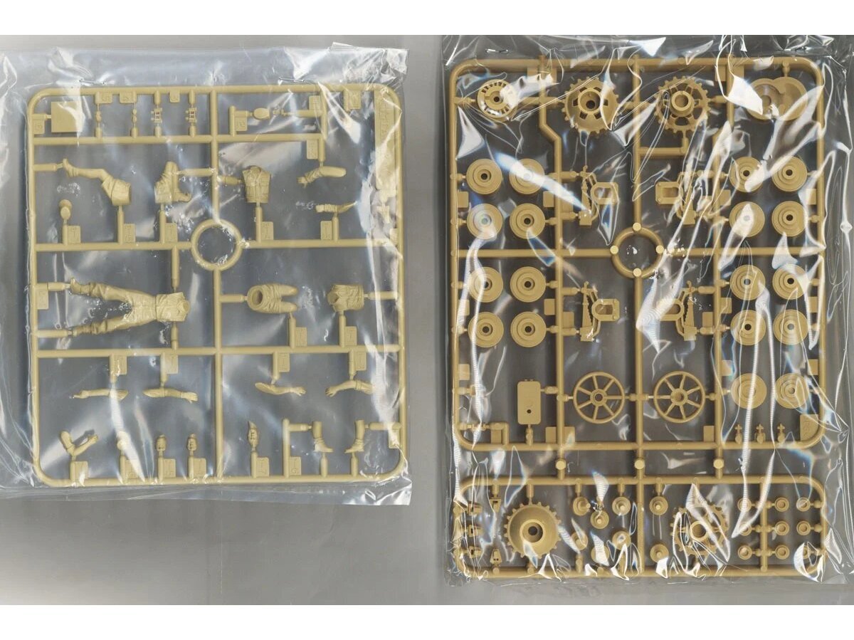 Mudel Tamiya - Panzerkampfwagen IV Ausf F. & Motorcycle North Africa, 1/35, 25208 hind ja info | Klotsid ja konstruktorid | kaup24.ee