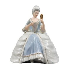 Portselan kuju "Istuv Rococo Proua peegliga" Royal Dux Bohemia hind ja info | Sisustuselemendid | kaup24.ee