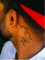 Временная татуировка с цветком лилии, Electronics LV-300031, черная, 1шт цена и информация | Кисти для макияжа, спонжи | kaup24.ee