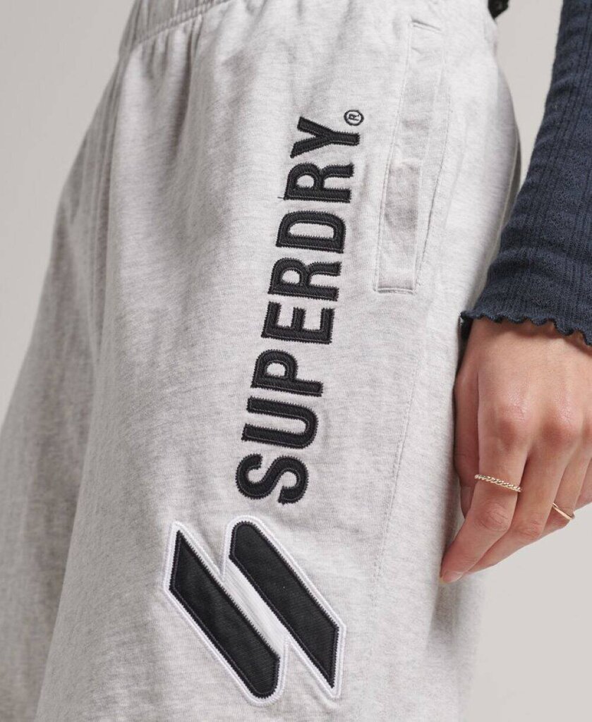 Naiste Superdry Code Applique Boy dressipüksid lühikesed püksid цена и информация | Naiste spordiriided | kaup24.ee