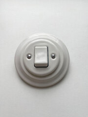 Olde Worlde Button Switch With Fat Key Crossing K1-R140QW seina lüliti Valge , hind ja info | Lülitid ja pistikupesad | kaup24.ee