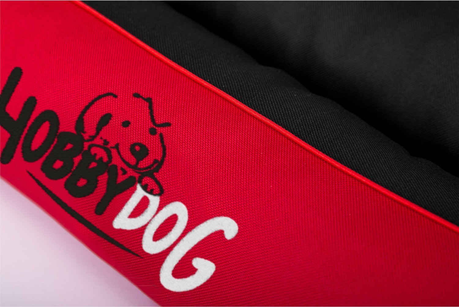 Lemmiklooma pesa Hobbydog Prestige XL, punane ruutudega цена и информация | Pesad, padjad | kaup24.ee