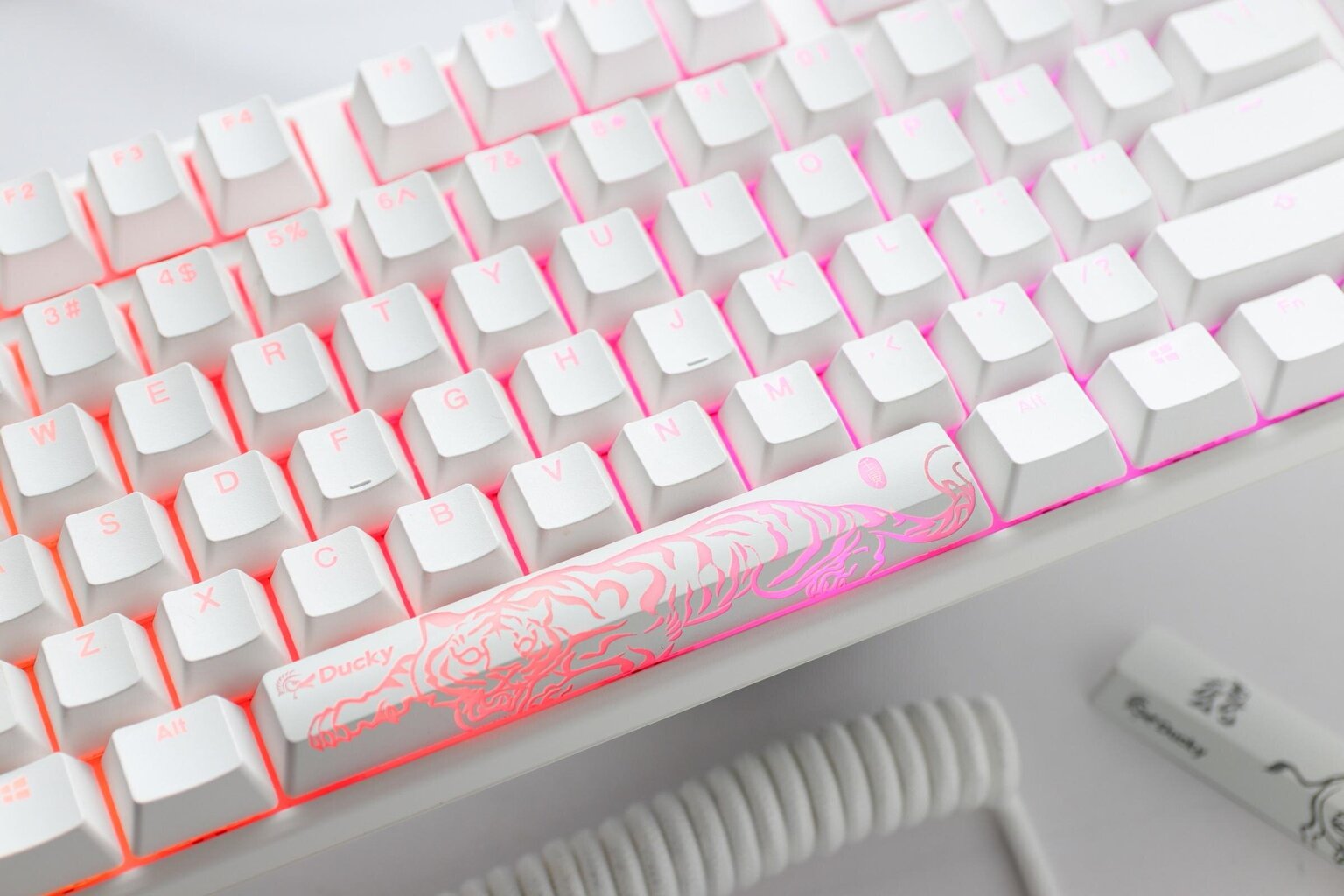 Mehaaniline klaviatuur Ducky One 3 puhas valge täissuuruses Hotswap Cherry MX Clear, RGB, PBT klahvid цена и информация | Klaviatuurid | kaup24.ee