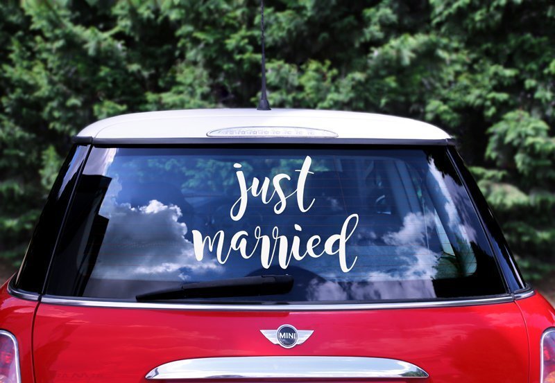 Pulmaauto dekoratsioon - kleeps Just married 33x45 cm hind ja info | Peokaunistused | kaup24.ee