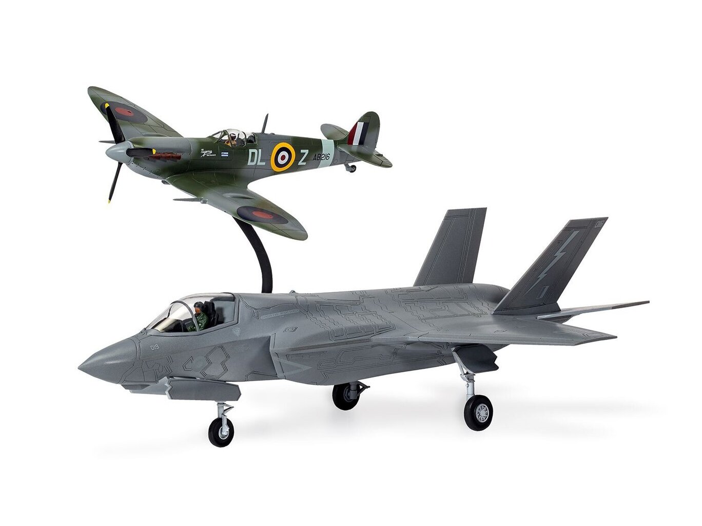 Airfix - Supermarine Spitfire & F-35B Lightning II Then and Now mudeli komplekt, 1/72, A50190 hind ja info | Klotsid ja konstruktorid | kaup24.ee